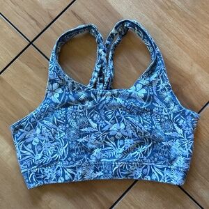 Pact flowery strappy cross-back bra